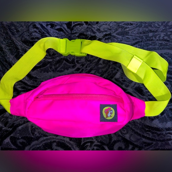 Buc-ees Fanny pack - Picture 1 of 5